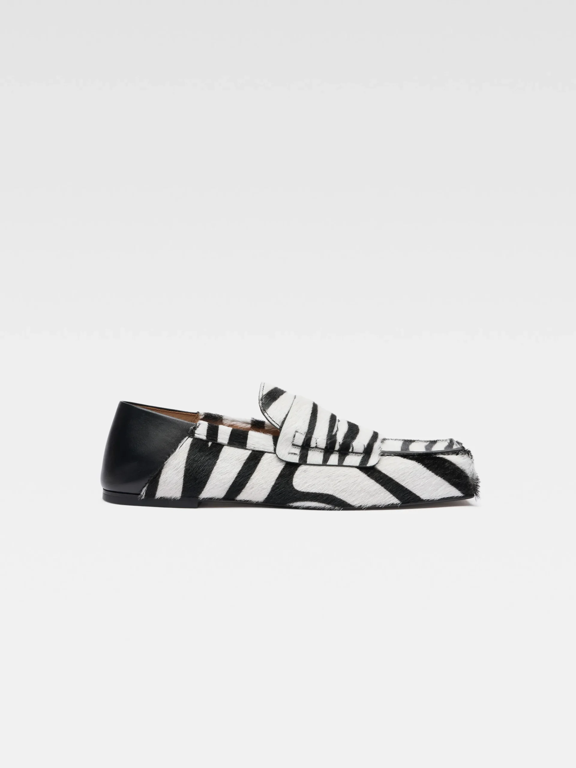 Online Jacquemus De Carré instappers Black&WhiteZebra