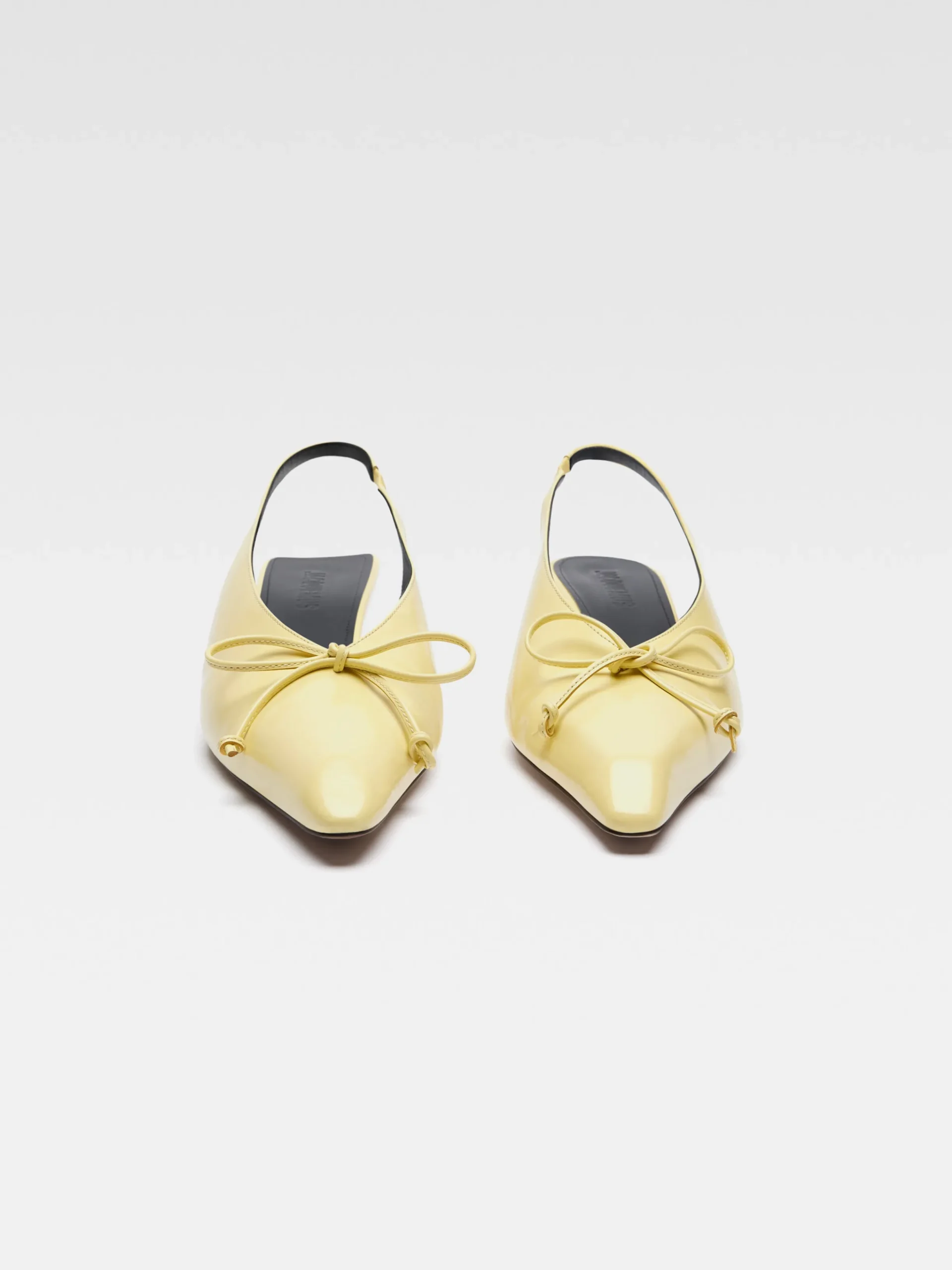 Outlet Jacquemus De Cubisto lage slingbacks PaleYellow