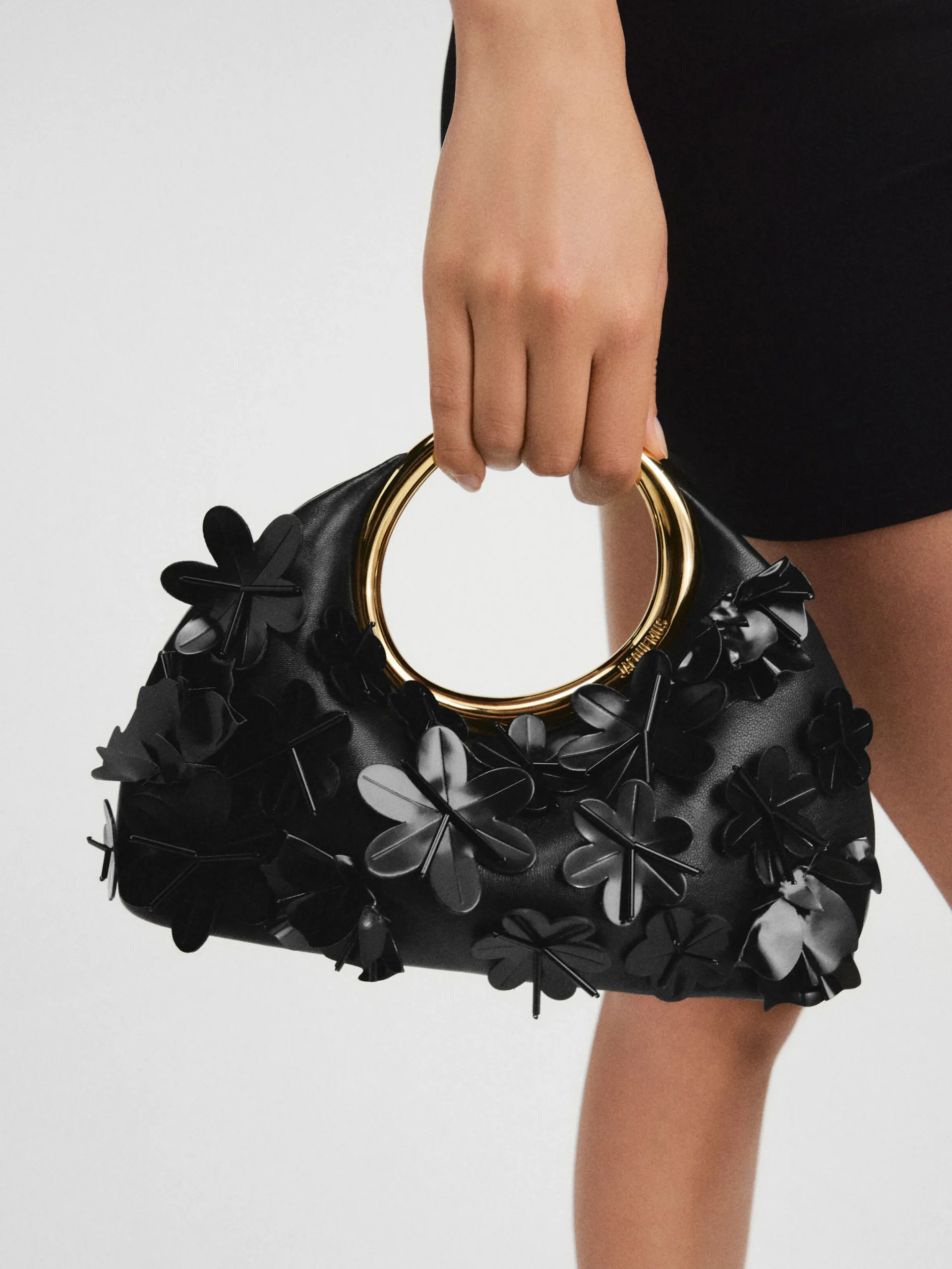 Hot Jacquemus De kleine geborduurde Calino Black