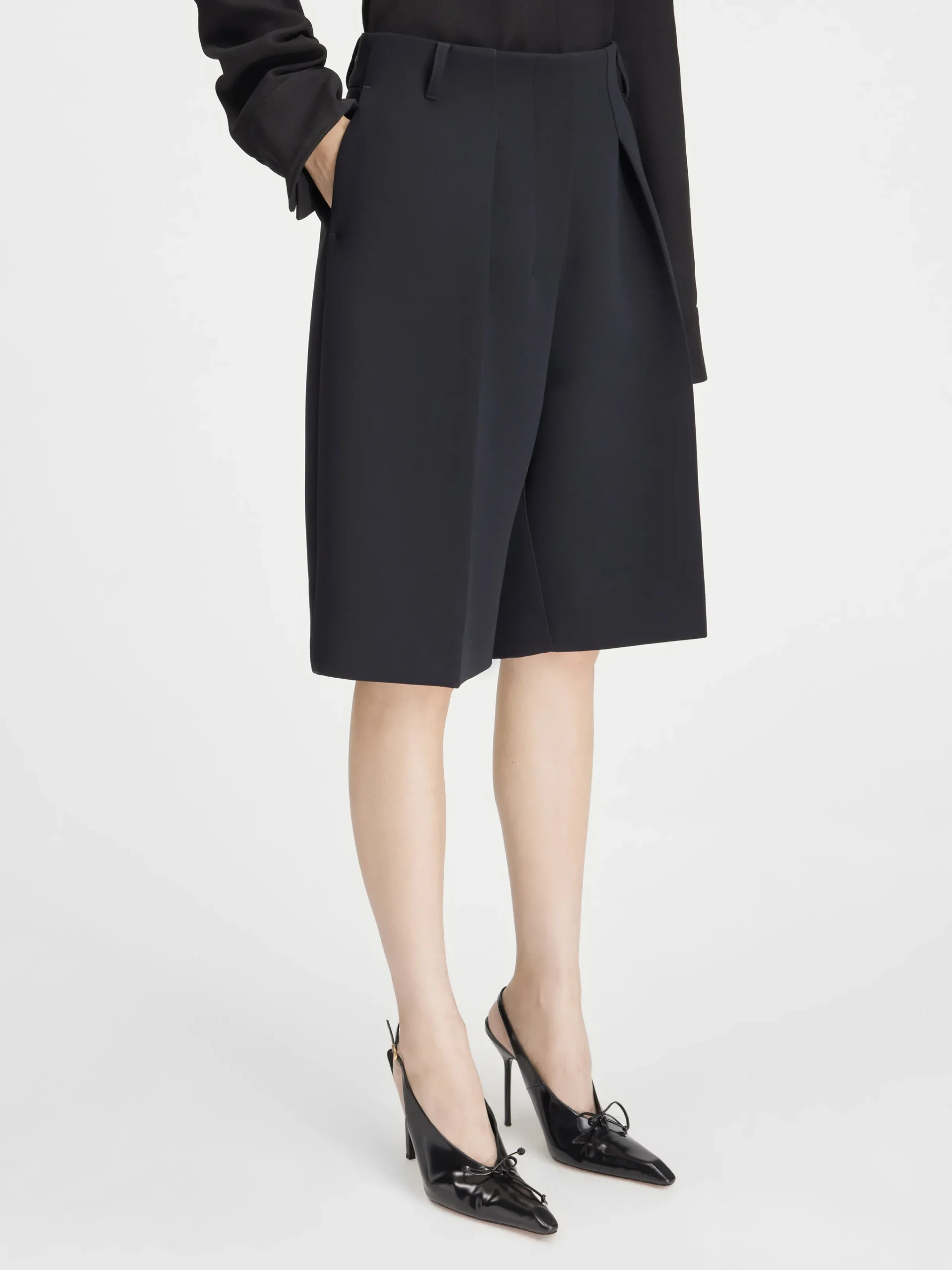 Discount Jacquemus De Ovalo bermuda Black