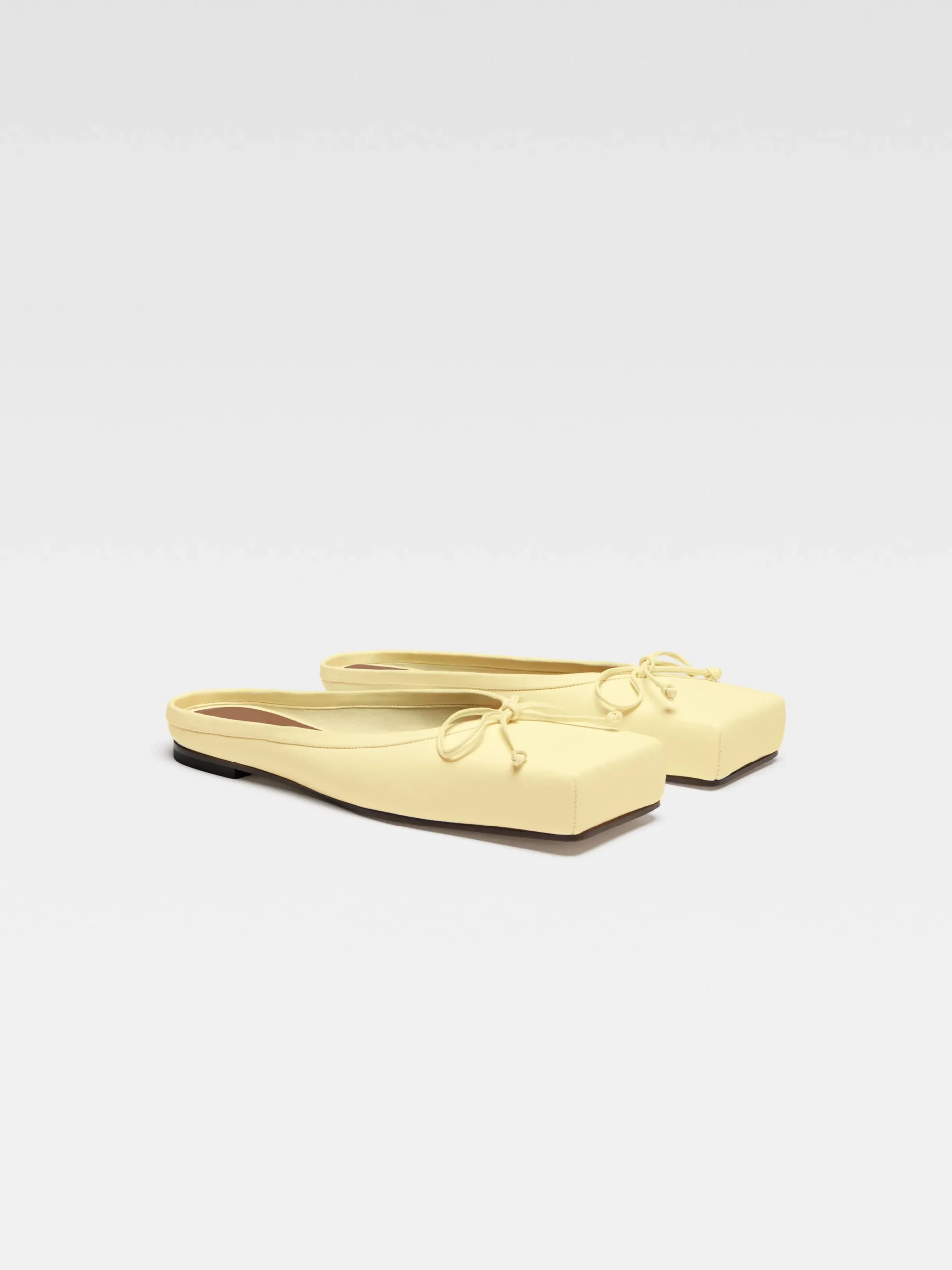 Best Jacquemus De platte balletschoentjes PaleYellow