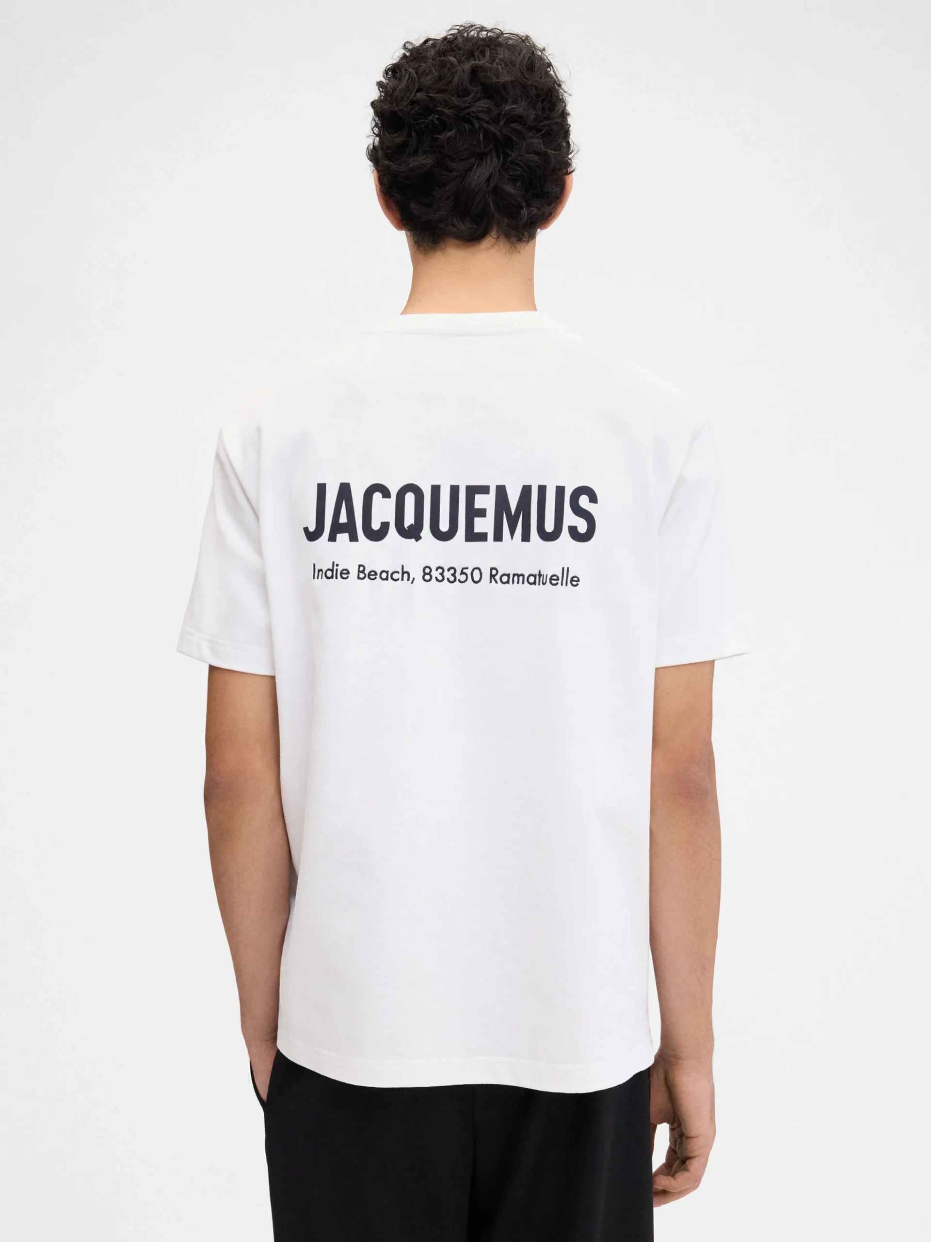 Online Jacquemus Het Saint Tropez Indie Beach T-shirt met adres SaintTropezIndie